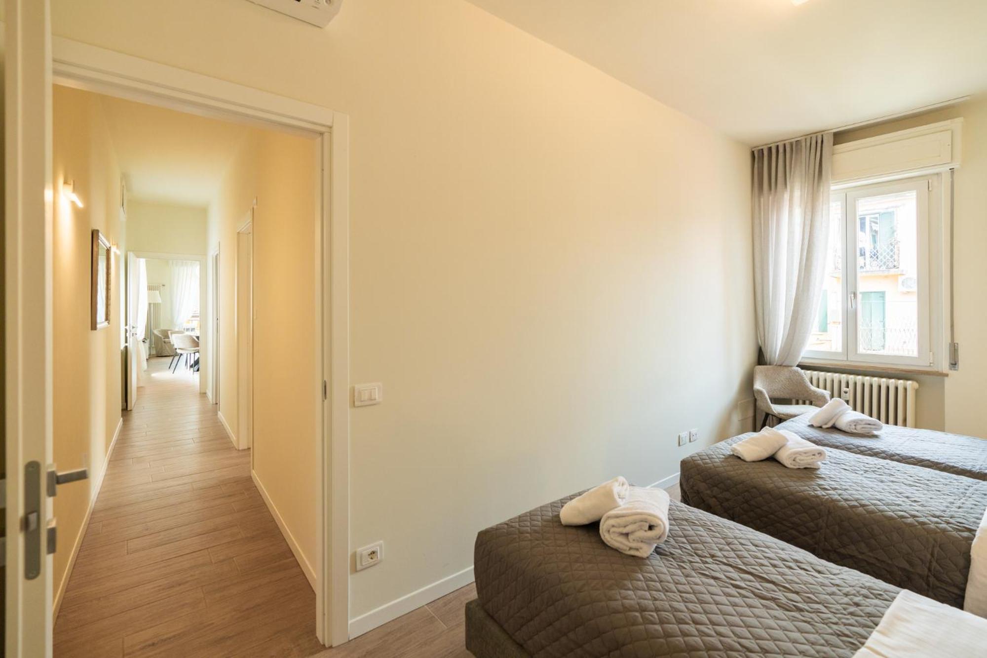 Domus Verona - Ampia Residenza Filippini A Pochi Passi Dall'Arena Cameră foto