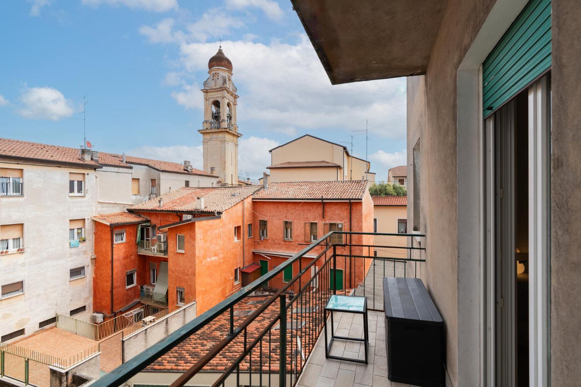 Domus Verona - Ampia Residenza Filippini A Pochi Passi Dall'Arena Cameră foto
